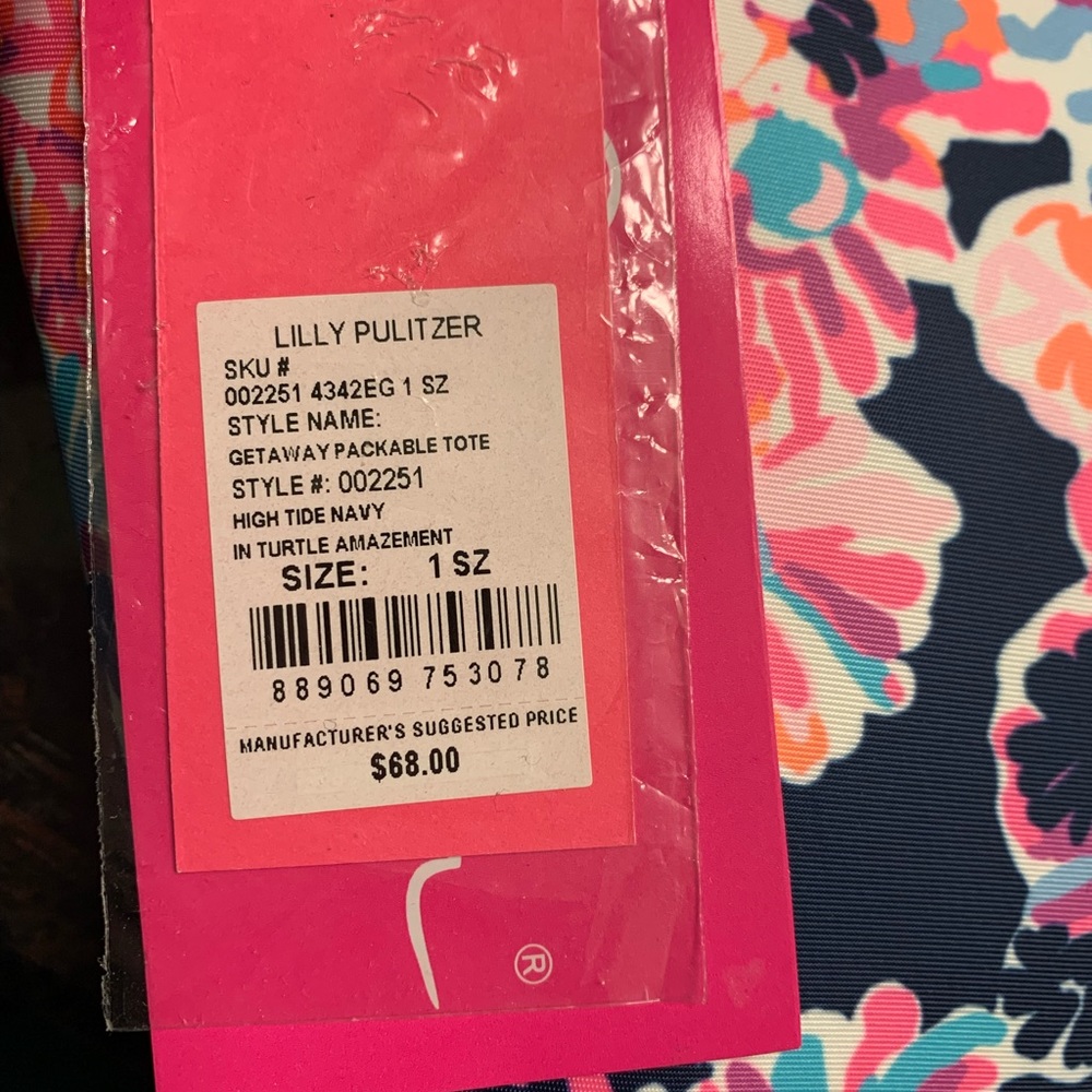 Lilly Pulitzer getaway tote. - Picture 3 of 3
